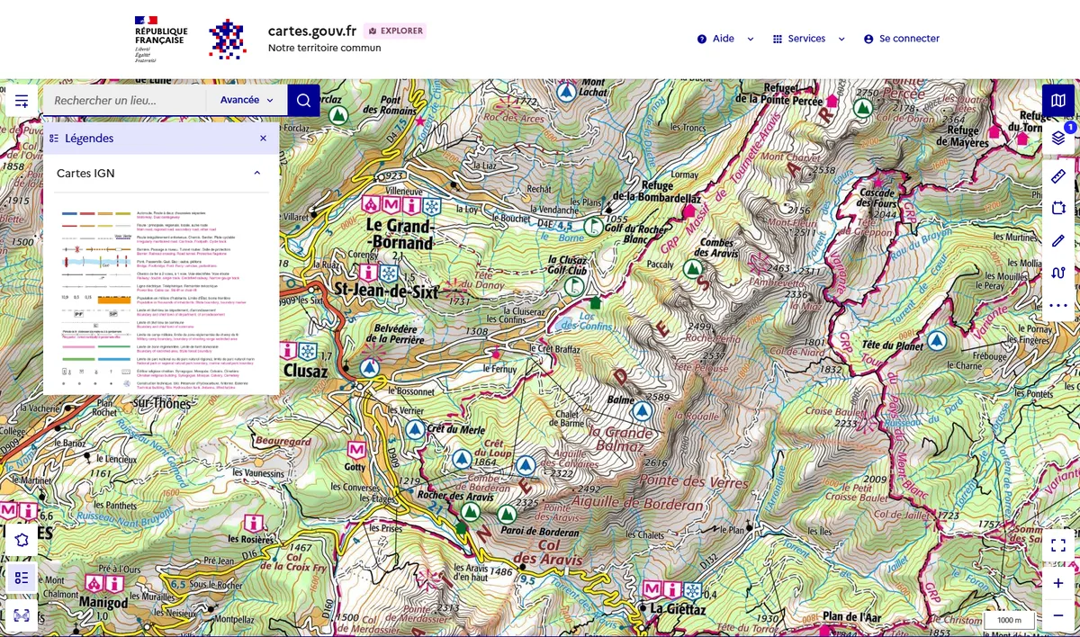 La légende des cartes IGN ouverte sur cartes.gouv.fr, au-dessus de La Clusaz et de la chaîne des Aravis