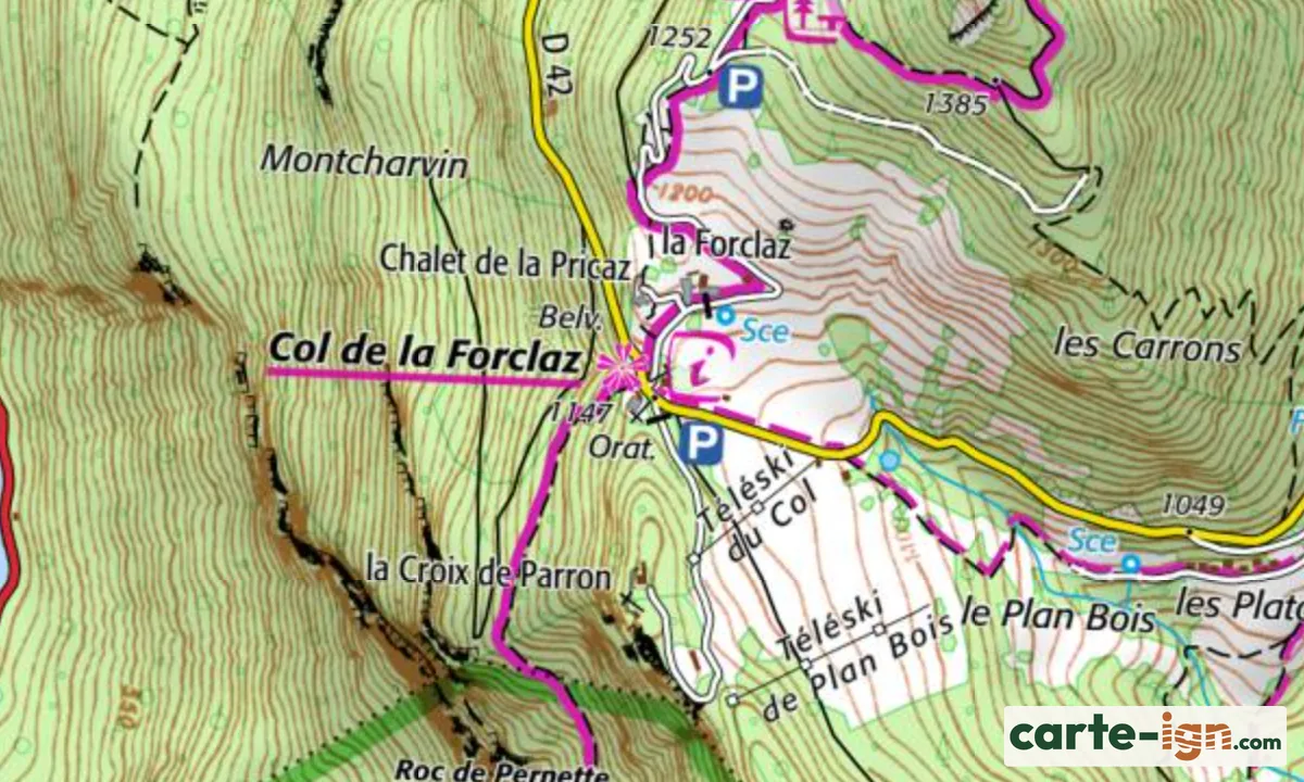 Le col de la Forclaz au-dessus du lac d’Annecy sur la carte IGN, avec le point de vue et l’information tourisme