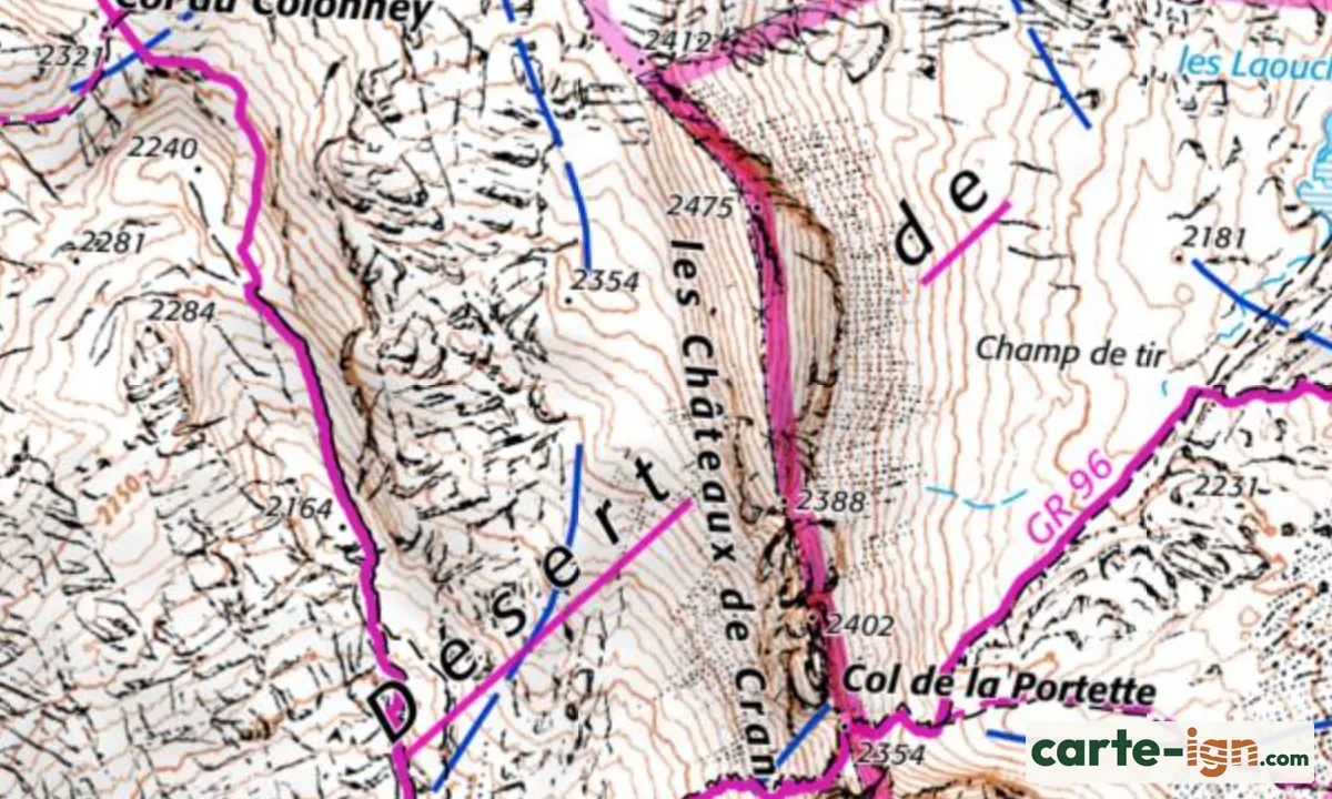 Le désert de Platé sur la carte IGN : courbes de niveau orange, rochers en noir et GR 96 en magenta