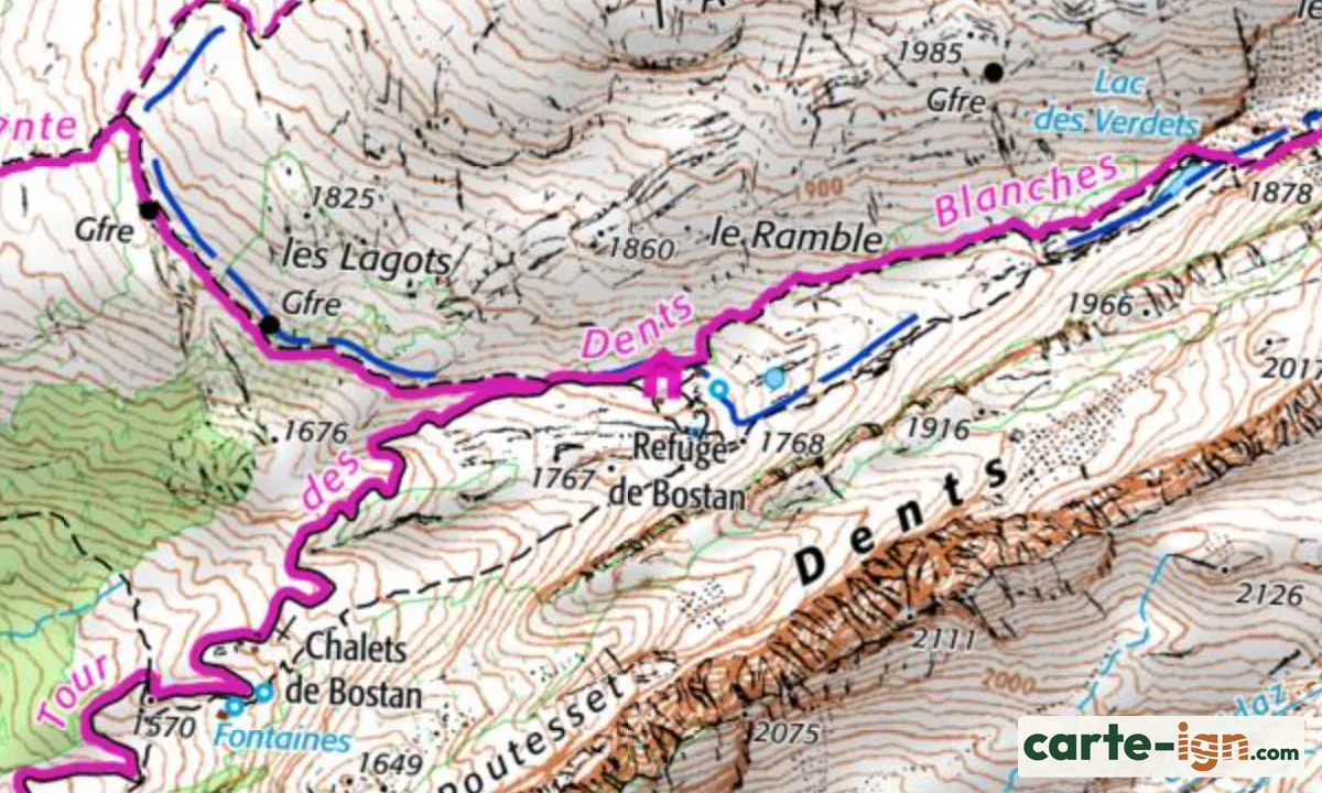 Autour du refuge de Bostan sur la carte IGN, des gouffres notés Gfre et des fontaines