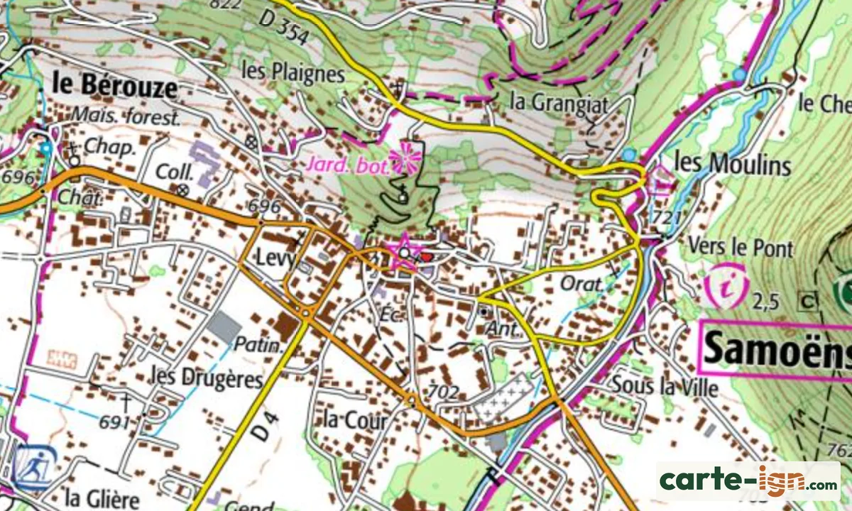 Le centre de Samoëns sur la carte IGN, avec le nom encadré de station classée, l’information tourisme et le ski de fond